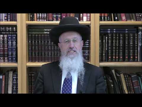 הגאון הרב אברהם יוסף שליט"א האם יש עניין לתת משלוח מנות לשכנים שלא שומרים תורה ומצוות