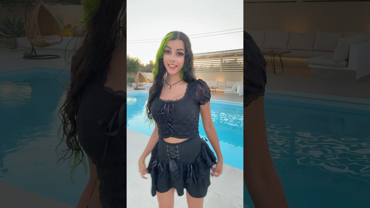 vibing ✨ #trending #gothclub #foryou #helpmemakethismakesense #halloween #fyp #dance #viral #emo