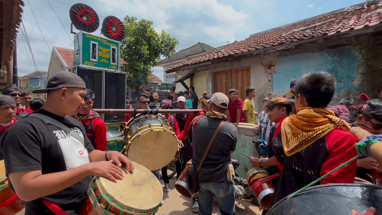 NGAREAK DI JALAN BIKIN SERU ❗️ MUSTIKA RAJAWALI DI CIKEURUH SAPAN 💥
