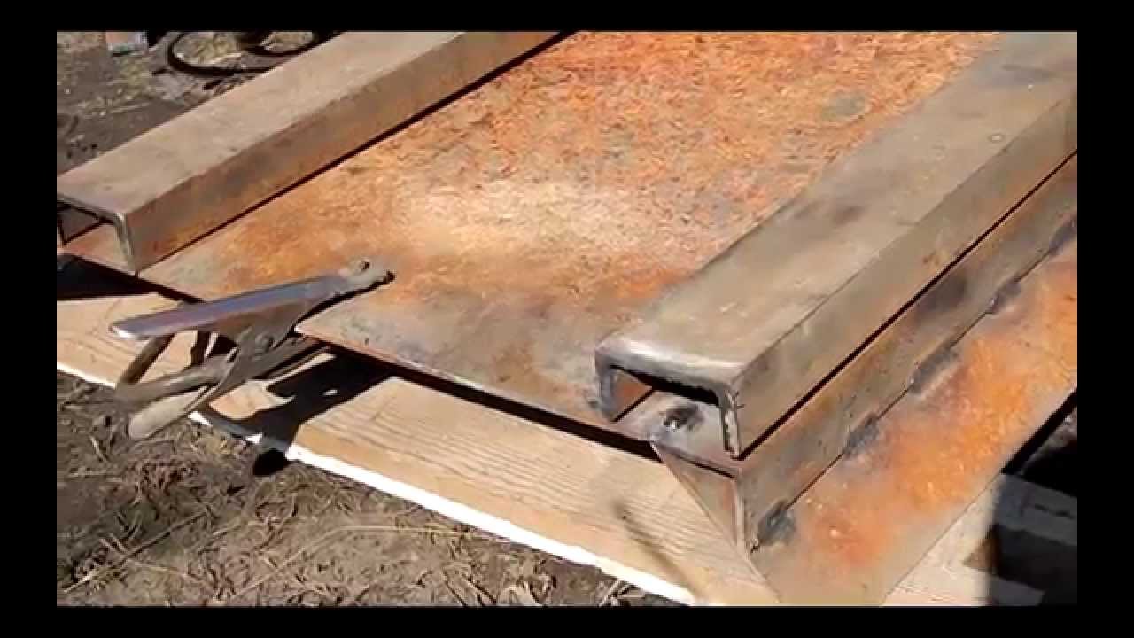 Бульдозер - отвал .