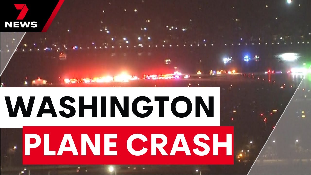 Plane crashes over Potomac River in Washington, D.C. | 7NEWS - YouTube