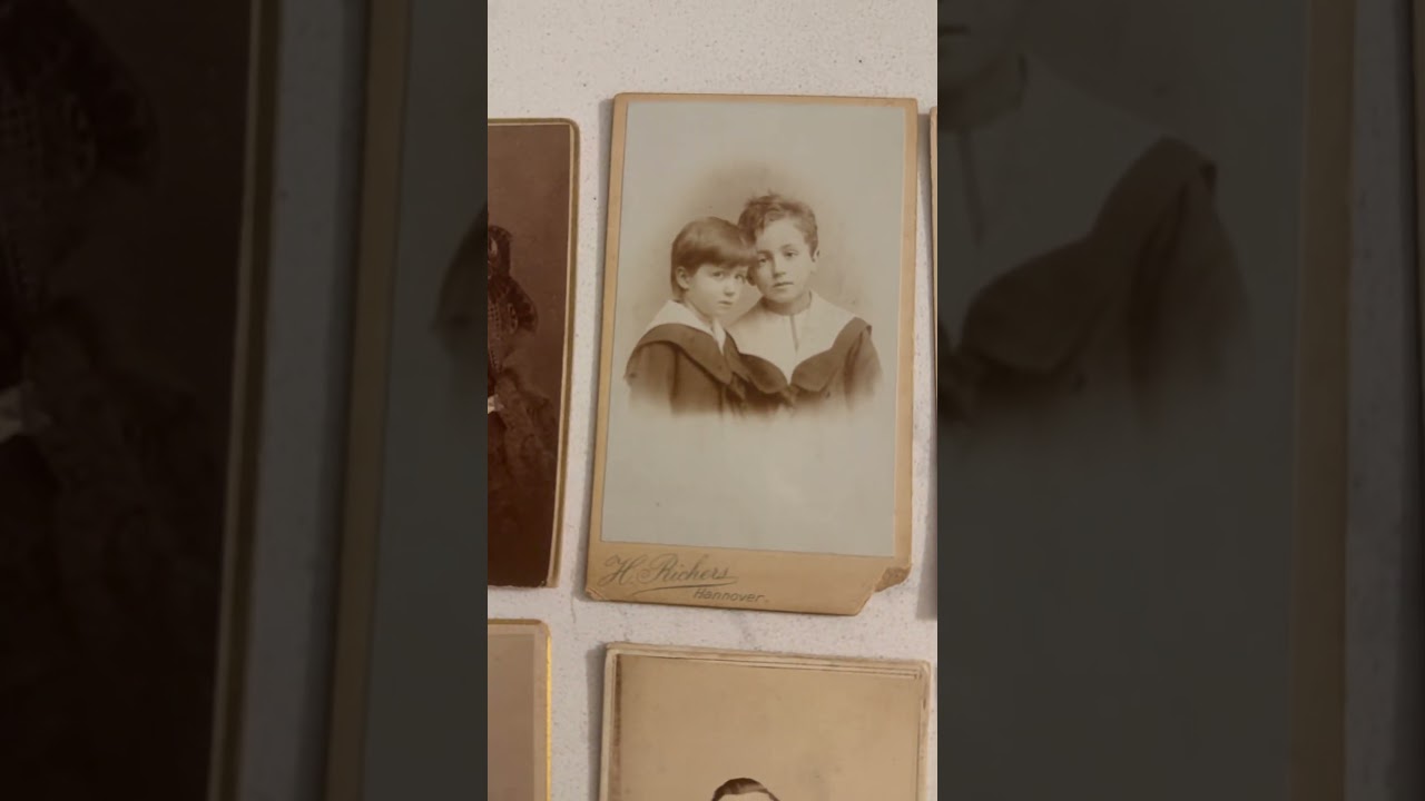 CARTE DE VISITE mid 1800s Antique Portraits 