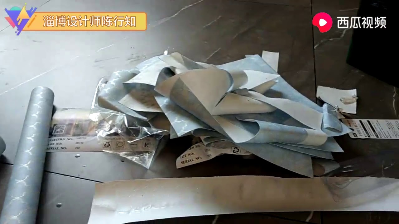 新房电视墙想贴壁纸 工人师傅今天来施工 确实出效果 邻居羡慕 Youtube