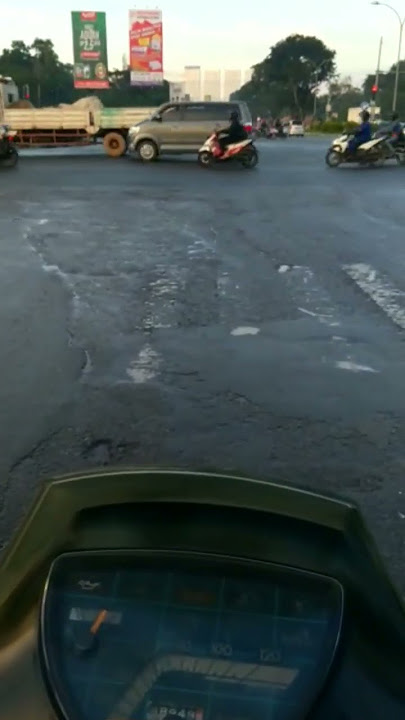 Naik Vespa Keliling Kota #shorts #vespa