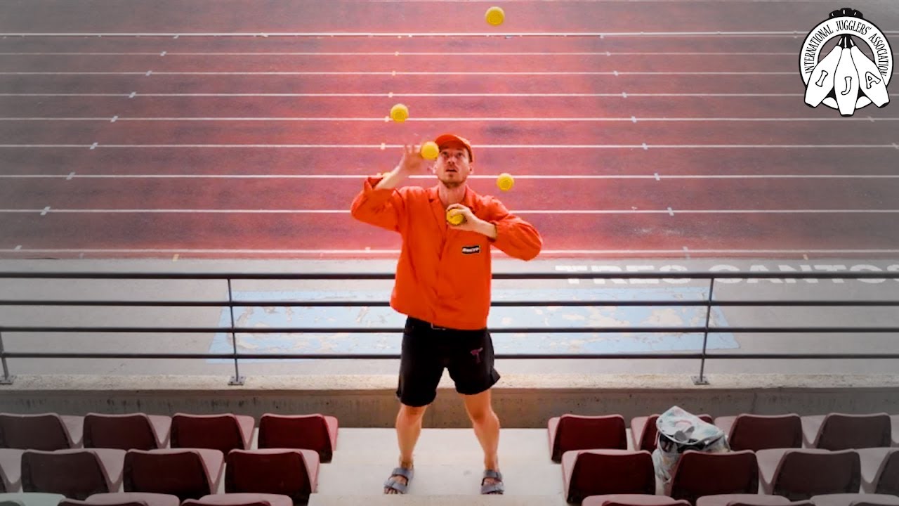 Ball juggling by Julian Saether from Norway | IJA Tricks of the Month
