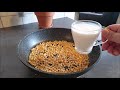 Pour faire le pop-corn le plus délicieux : mélangez simplement le lait et le maïs!