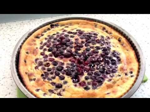 Видео рецепт Заливной ягодный пирог