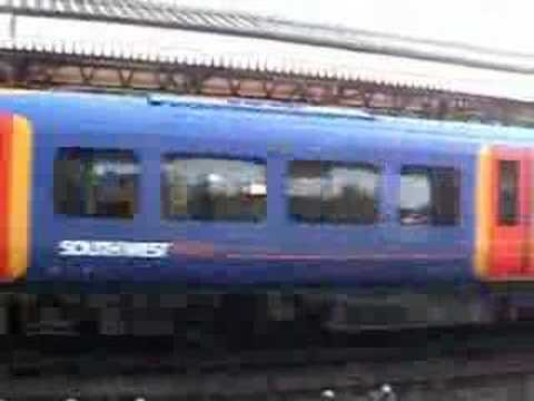 SWT 450 Enters Clapham Junction - YouTube