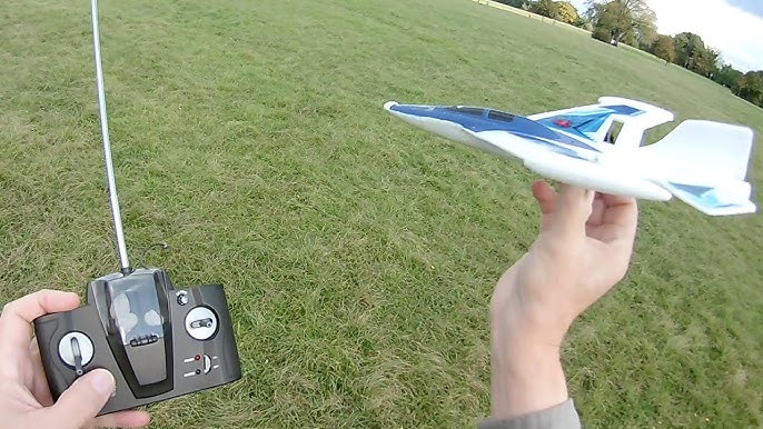 FLYBOTIC. X-TWIN EVO : l'avion télécommandé incassable ! 