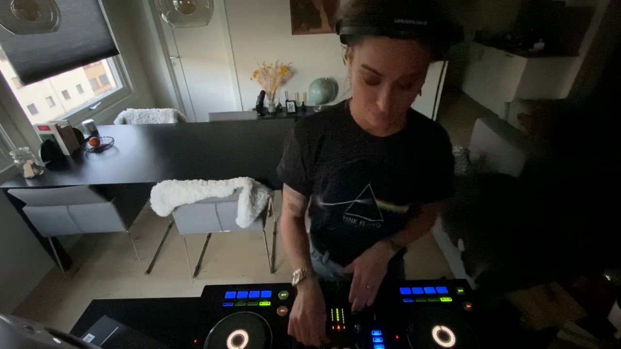 Friday Mix by Natalia Barbin