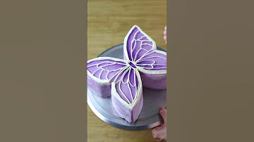 Making a Butterfly Cake! 💜 #dessert