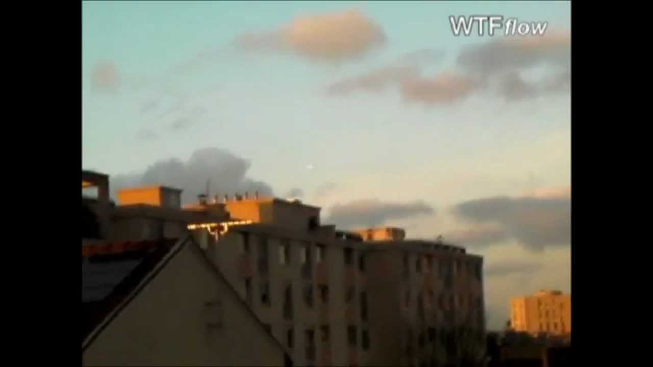 Los OVNIS del 11-S vuelven a aparecer, esta vez en París. Vídeo espectacular.