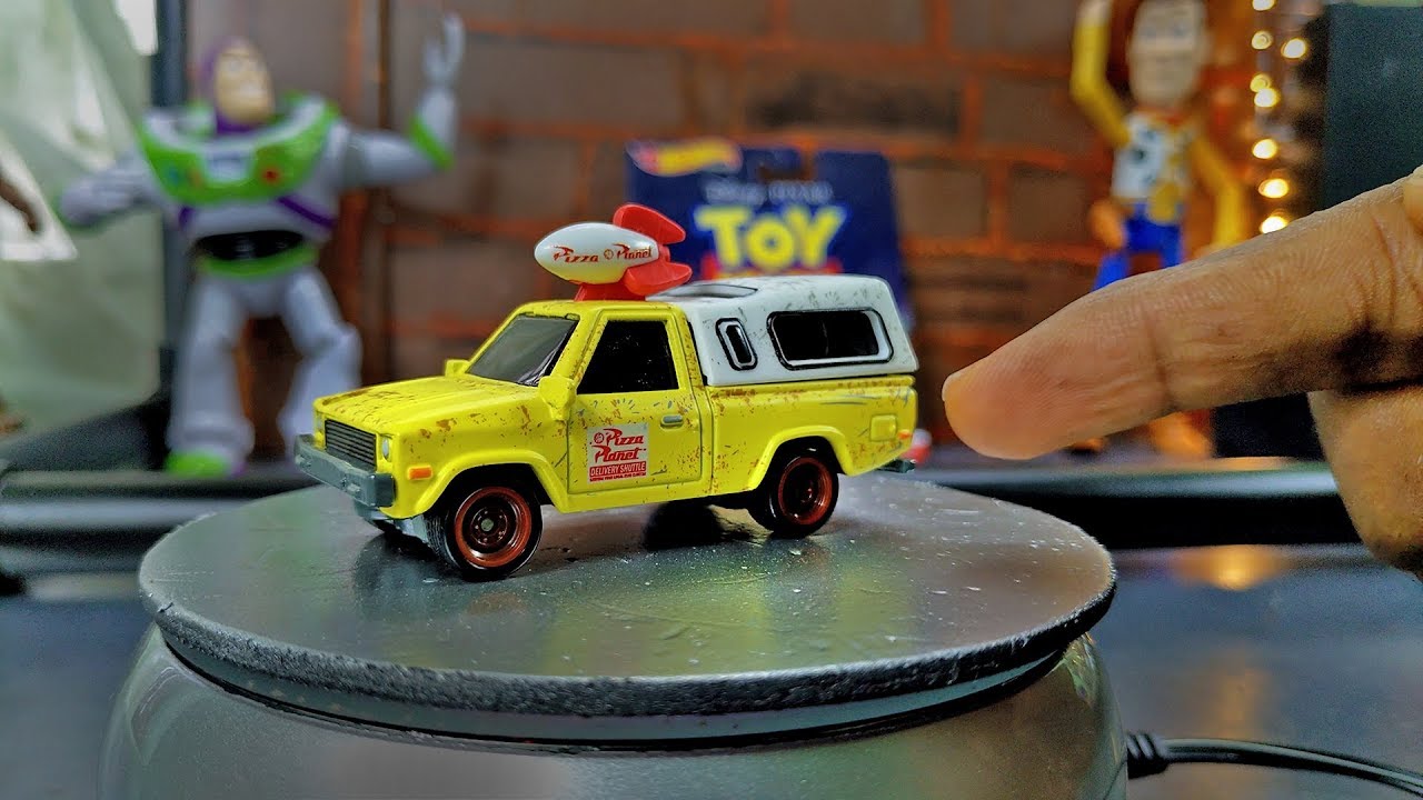 hot wheels pizza van