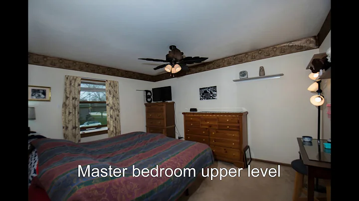 2135 Riviera Drive Listed by Colette Broadway