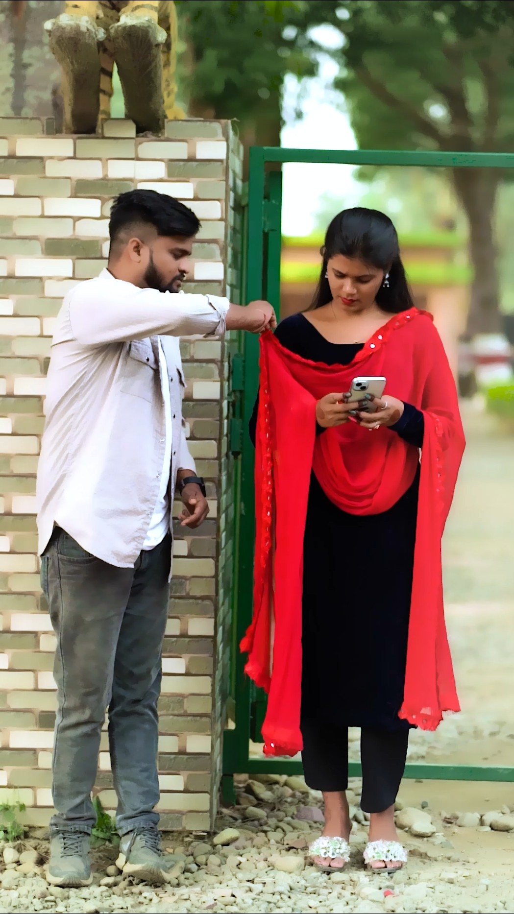 boyfriend h boyfriend ki tra rhe