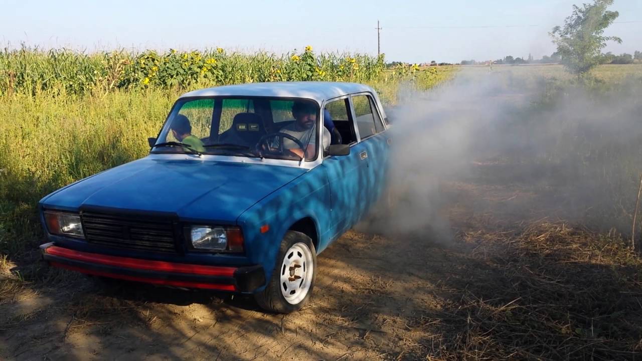 Görömbei Gabi Lada gumifüst