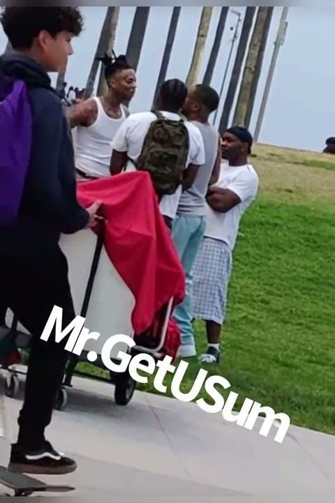 john gabbana (Aka boonk gang)GETTING CHECKED BY THUGS at Venice Beach ‼️‼️‼️‼️😳😳 #worldstar