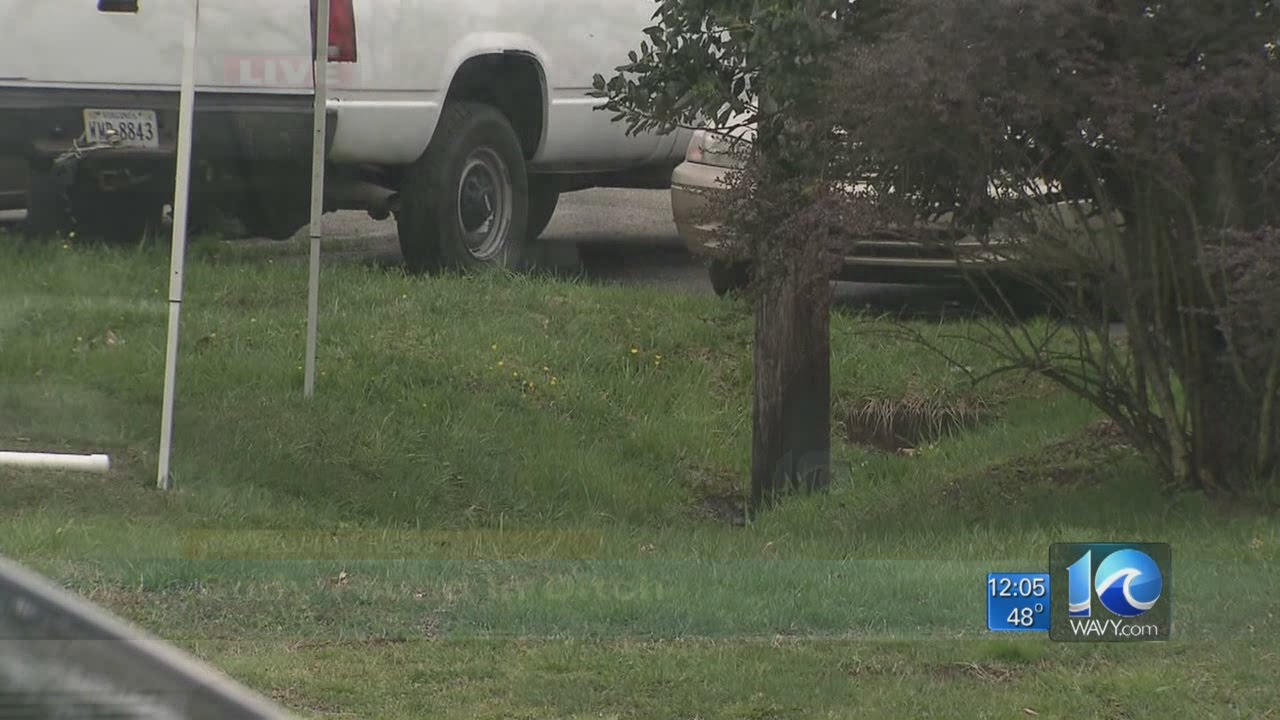 Man found dead in ditch in Newport News - YouTube