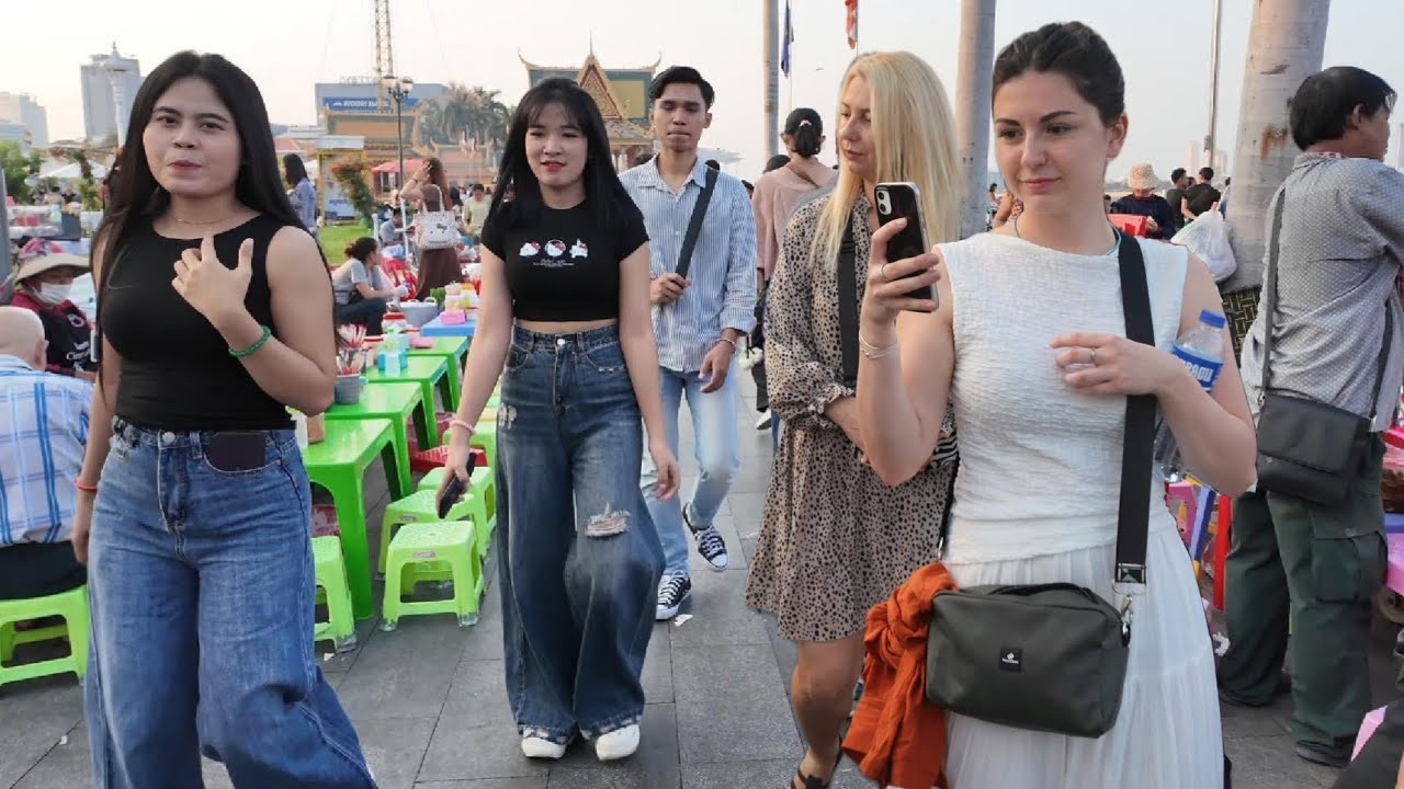 Amazing!! Cambodian Street Food | Walking Tour in Riverside Food Market, Phnom Penh City 2026