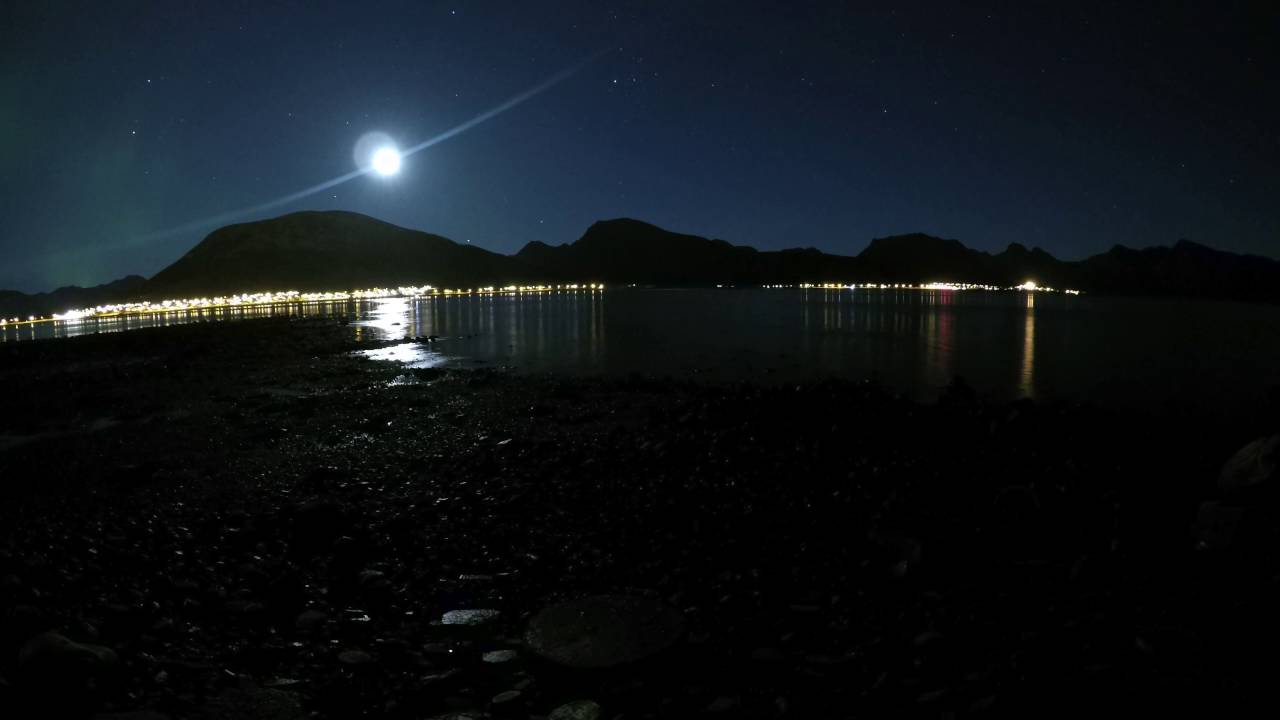 GoPro Hero 5 Nightlapse with aurora borealis and the moon in 4K - YouTube