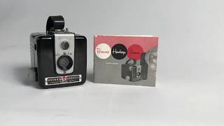 Loading a Kodak Brownie Hawkeye Camera - 620 film