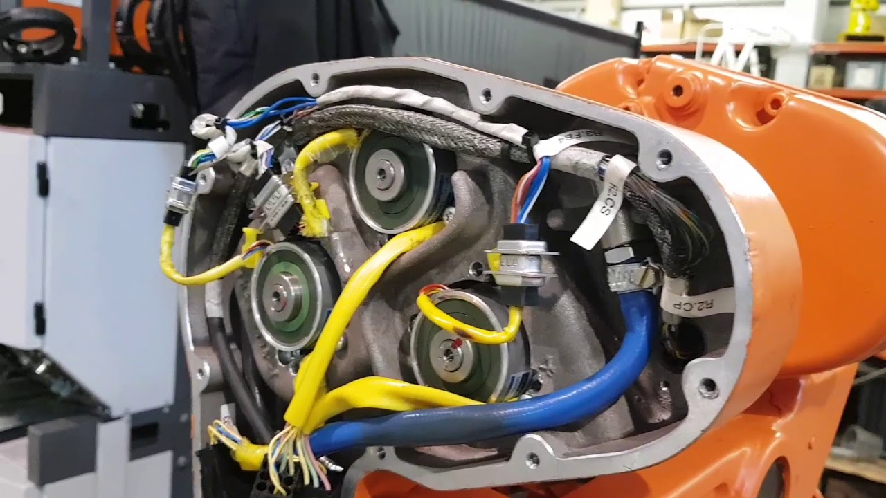 Inner view of the IRB2400 industrial robot arm - YouTube