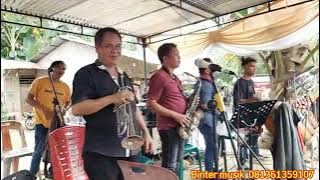 15 menit mangulosi Persi Opera.