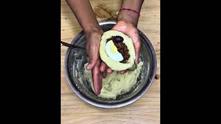 papas rellenas con muchos ingredientes.
