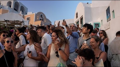 Massentourismus: Ferieninsel Santorini an der Belastungsgrenze