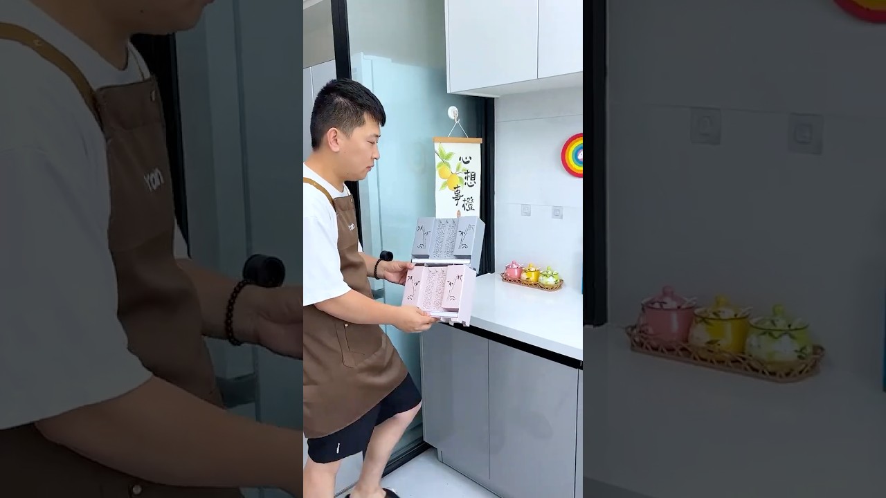 Multifunctional drain chopstick bucket, chopsticks, spoons and knives are placed on it to drain..