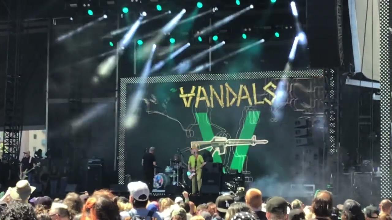 The Vandals - “Anarchy Burger (Hold the Government)” (live 7-26-25) The Vandals - “Anarchy Burger (Hold the Government)” (live 7-26-25)