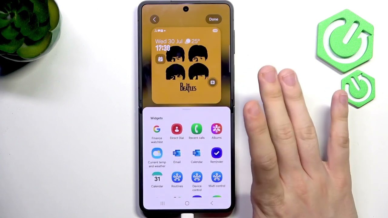 SAMSUNG Galaxy Z Flip 7 – تخصيص شاشة FlexWindow بسهولة