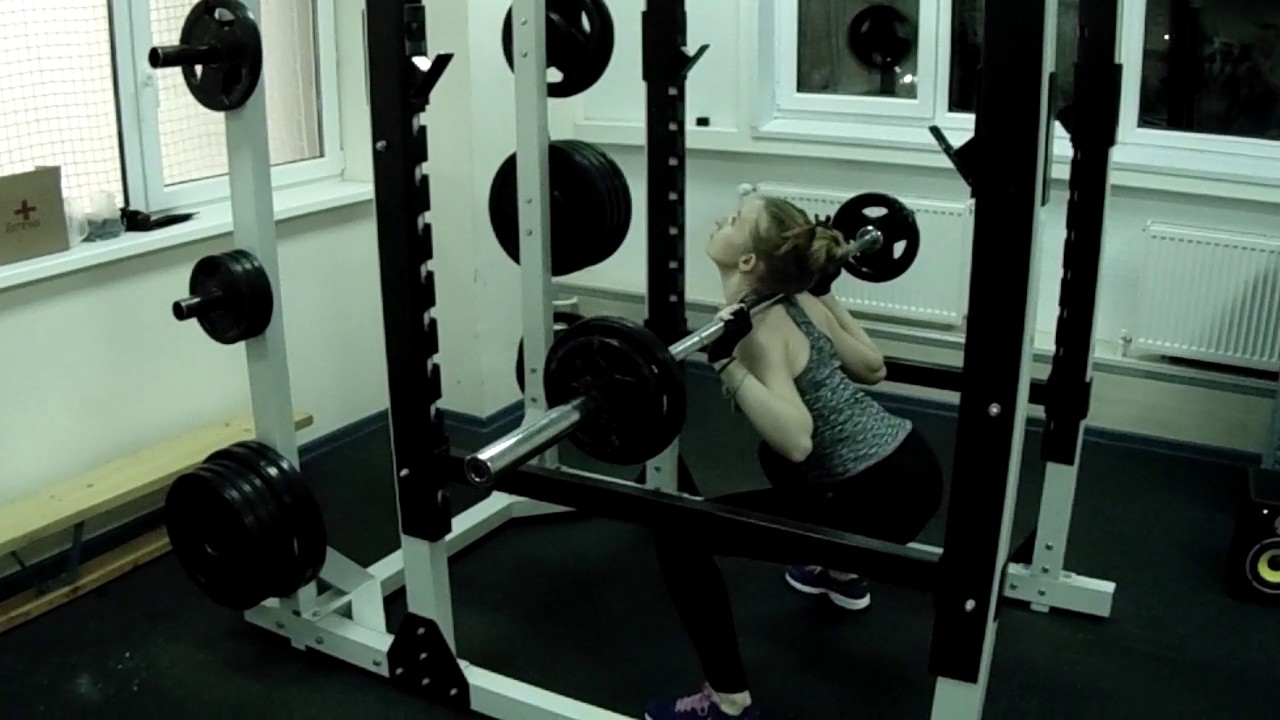 Гаврилова Галина. Присед 35 кг. - YouTube