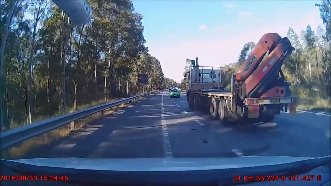 Dash Cam Owners Australia September 2016 On the Road Compilation - YouTube