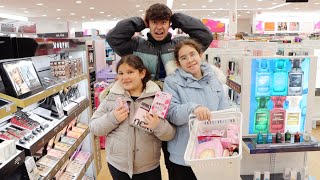 I TOOK MY SISTERS ON A MAKEUP SHOPPING SPREE!!