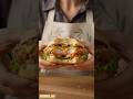 چیکن برگر کریسپی 🍔 ترد بیرون، آبدار داخلCrispy Chicken Burger Crunchy & Juicy