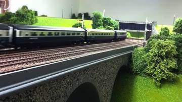 Hornby sound fitted BR class 50.MOV