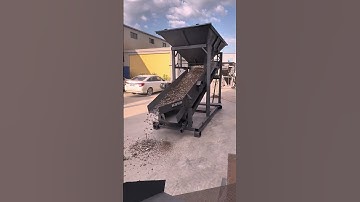 Small 30 large hopper vibrating screen#vibratingscreen#vibratingscreens #vibratingscreeningmachine
