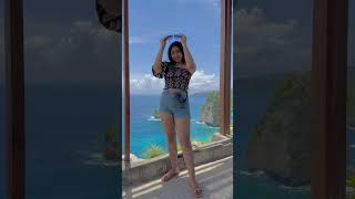 Vacation Essentials #Vacaywardrobe #vacationfit #nusapenida #diamandbeach #asmitakaushik #berrylush screenshot 2