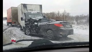 Пошел на таран с Фургоном: В лобовом ДТП в Карелии погиб водитель \