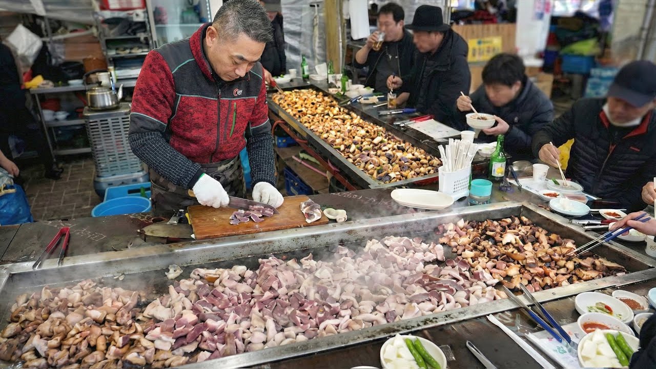 어르신들의 성지! 만원에 돼지고기 무한리필!! 오후 2시면 다 팔리는 장터국밥,하루 100kg 팔리는 역대급 오일장 등갈비 까지 모음 - korean street food