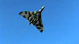 Vulcan bomber XH558 at the Isle of Man TT races 2011