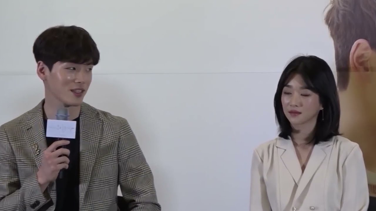 Kim Jung-Hyun Cannot Keep A Straight Face When Looking At Seo Yeji - Youtube