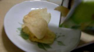ポテトチップス　わさびしょうゆ味を食べてみた