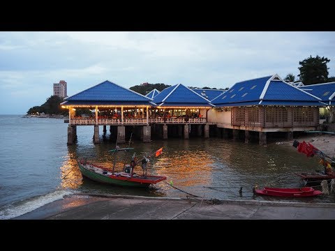 ห้องอาหารปะการัง ร้านอาหารทะเลเก่าแก่ ของบางแสน กว่า 30 ปี