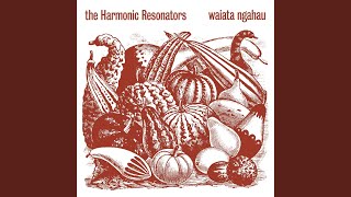 Video-Miniaturansicht von „The Harmonic Resonators - Medley: Walk Right Back / E Papa Waiari / Me He Manu Rere / He Pūru Taitama / E Noho e Rata /...“