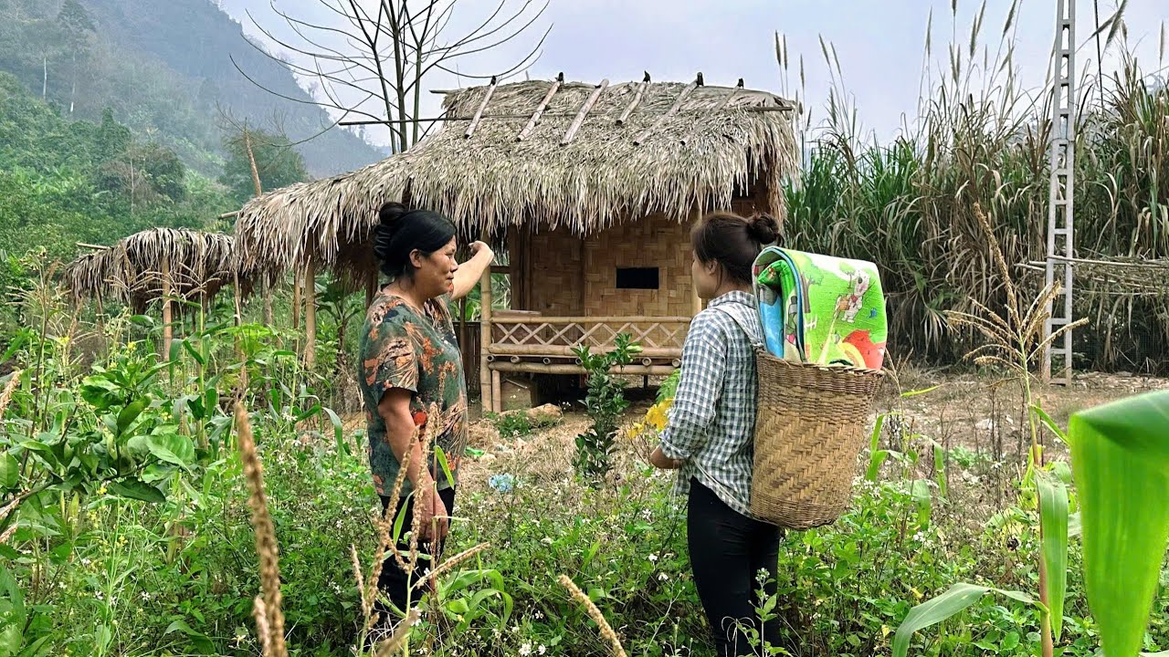 Helping an elderly woman in need - poor homeless girl receives an unexpected gift.