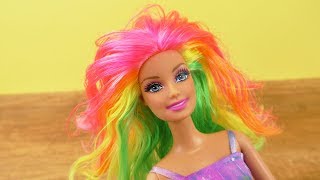 Barbie DIY Regenbogenhaare | Neon Haarfarben für Barbie selber machen | Puppen Haare bemalen