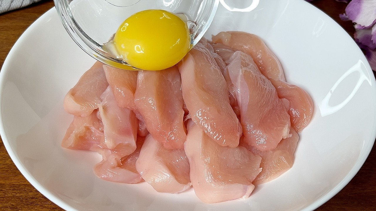 Сытный и вкусный ужин из 1 куриного филе. Всем это нравится! Легко и вкусно!