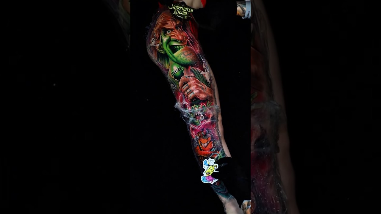 Посмотрите работы художника: @cris.nieiro